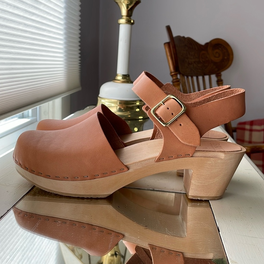 BRYR wood clogs tan leather never worn. Size 11 US 41 EU. Perfect condition!
